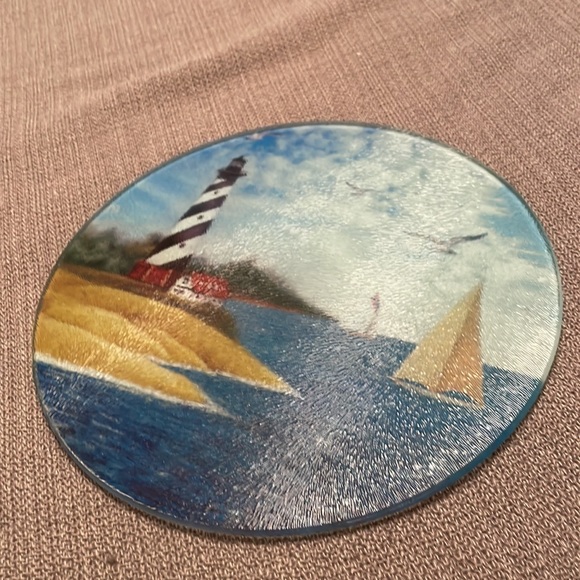 Coastal Setting Glass Cutting Board 8” Round - Picture 5 of 5